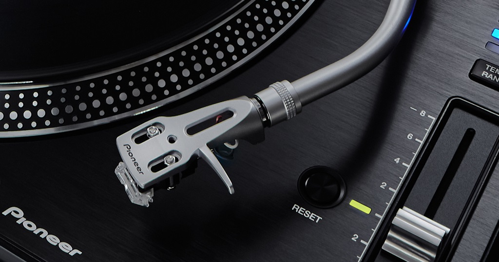 Stunning new Pioneer PLX-1000S turntable with Sync & Pro DJ Link feature