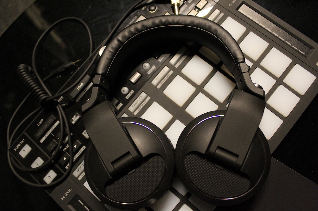 Why should you buy the Pioneer HDJ-X5 DJ headphones without