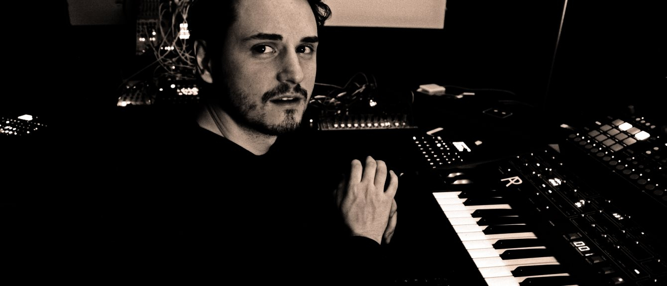 Producing sophisticated hypnotic techno with Arthur Robert